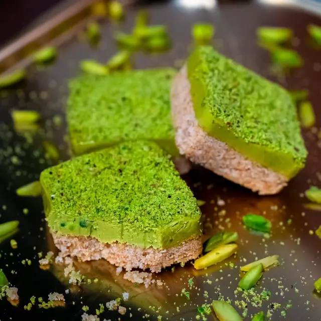 Kunafa Pistachio Bars · 12 pcs